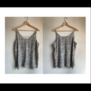 Reitmans black and white camisole sized medium